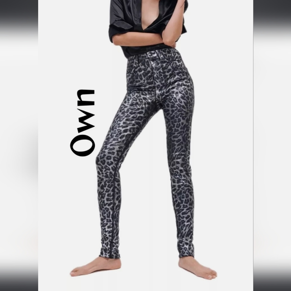 NWT Women's size 28 x 30 Ultra High Waisted Leopard Skinny Jeans